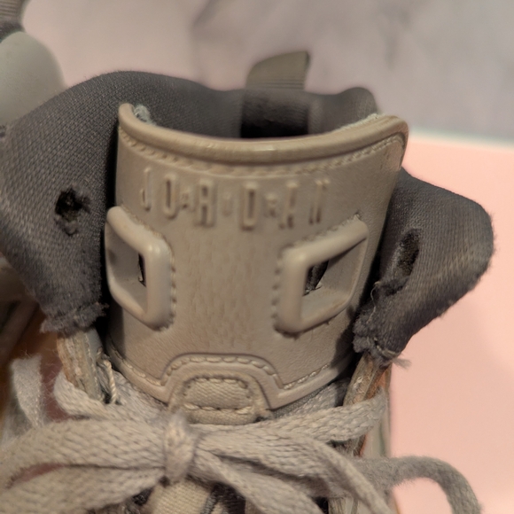 Stylish Gray Kids High-Top Sneakers - Picture 6 of 8
